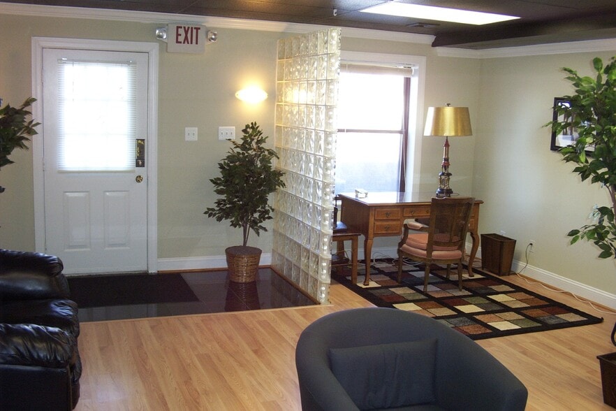 More Photos Of 8311 Wisconsin Ave, Bethesda Medical For Sale