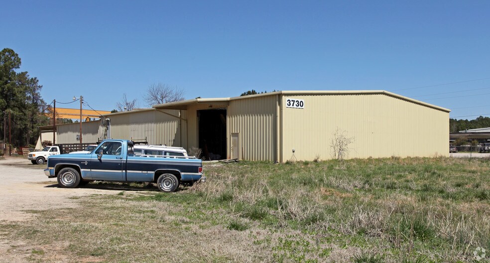 More Photos Of 3730 Overlook Rd, Raleigh Warehouse For Lease