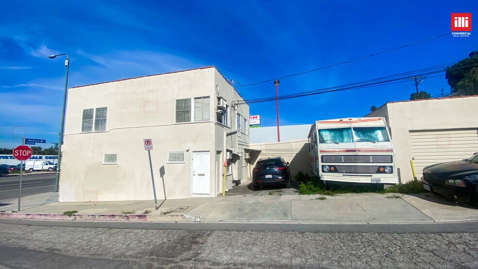More Photos Of 21528 1/2-21530 Ventura Blvd, Woodland Hills Freestanding For Lease