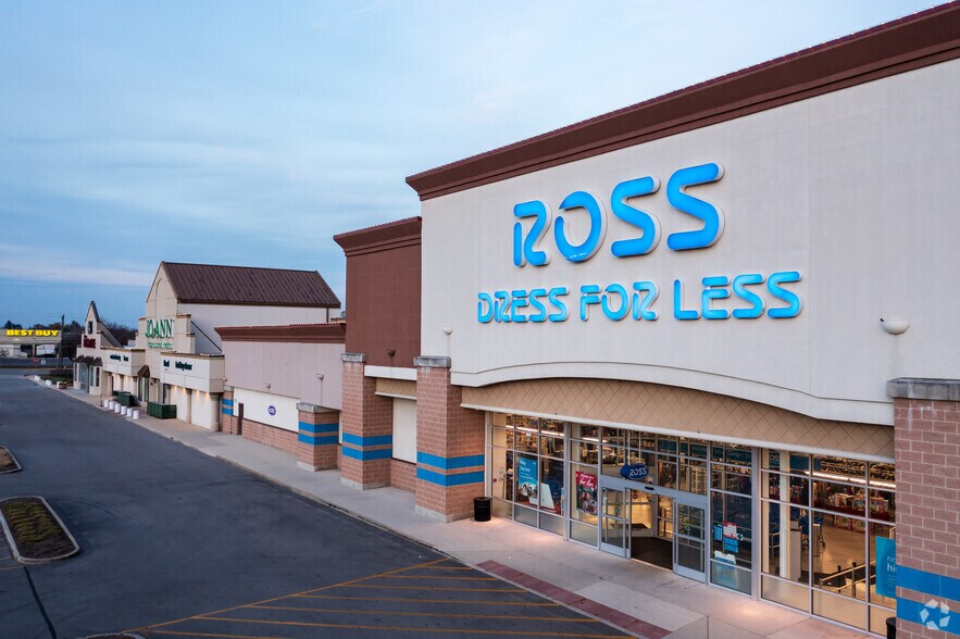 Primary Photo Of 7511 Lemont Rd, Darien Unknown For Sale