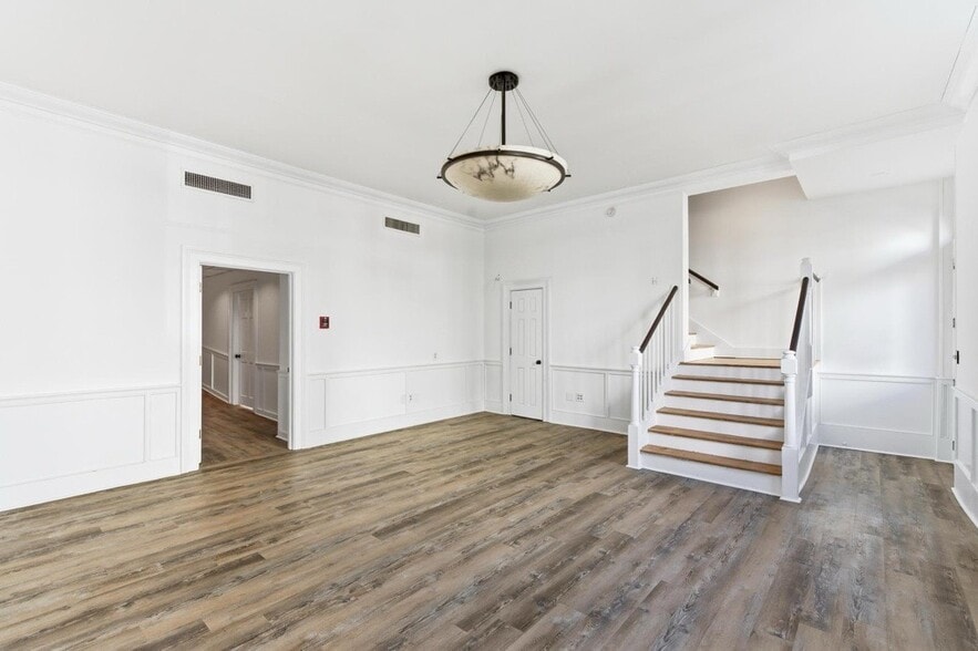 More Photos Of 61 Broad St, Charleston Office Residential For Lease