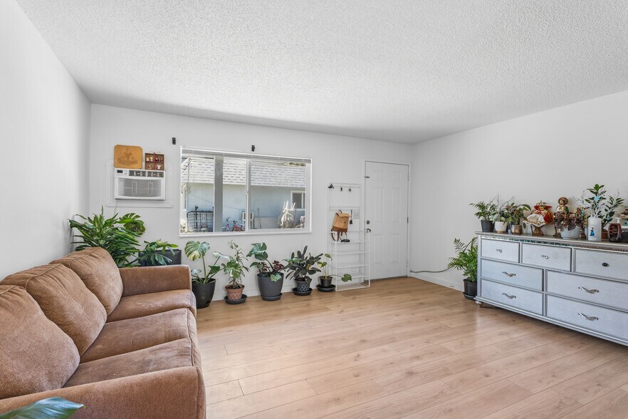 More Photos Of 1155 S Dora St, Ukiah Apartments For Sale