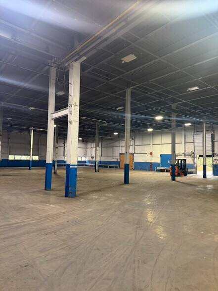 More Photos Of 342 Shelbyville Mills Rd, Shelbyville Manufacturing For Lease