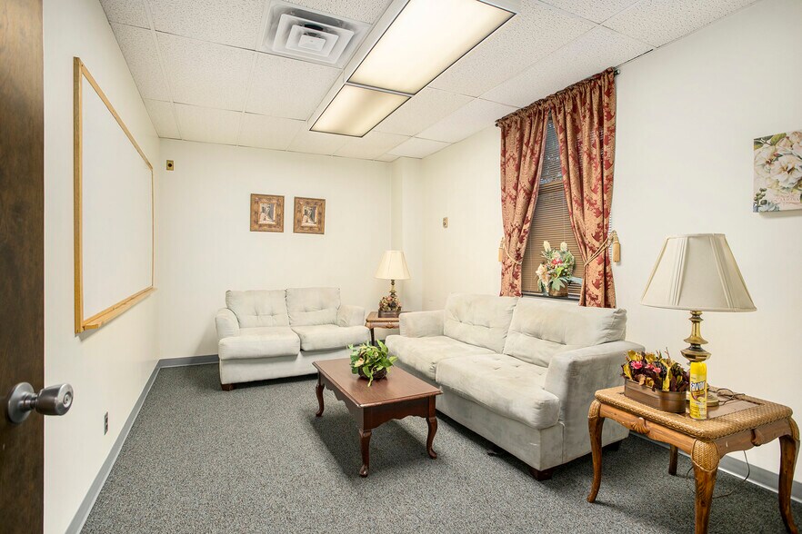 More Photos Of 135 N Church St, Kalamazoo Office Residential For Sale