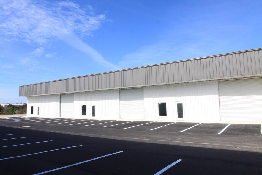 More Photos Of 363 Bulldog Rd, Freeport Distribution For Lease
