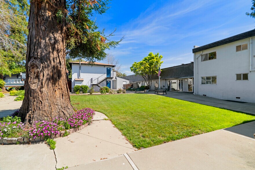 More Photos Of 22427 Montgomery St, Hayward Congregate Senior Housing For Sale