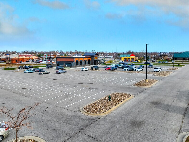 More Photos Of 4515 Westdale Pkwy SW, Cedar Rapids Restaurant For Sale