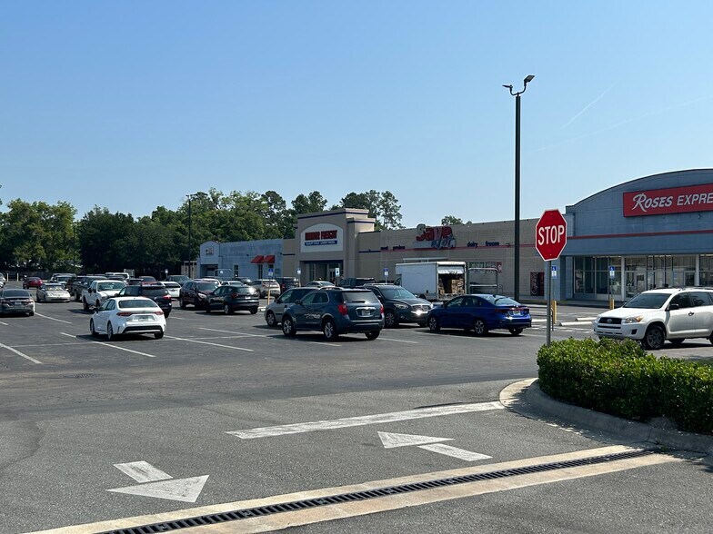 More Photos Of 1525 Ohio Ave S, Live Oak Freestanding For Lease