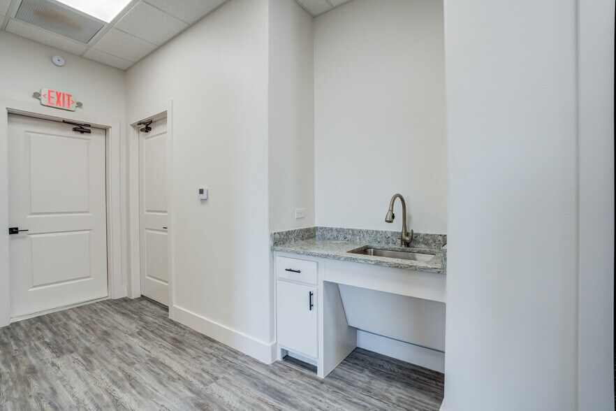 More Photos Of 3814 County Road 1350, Lubbock Distribution For Sale