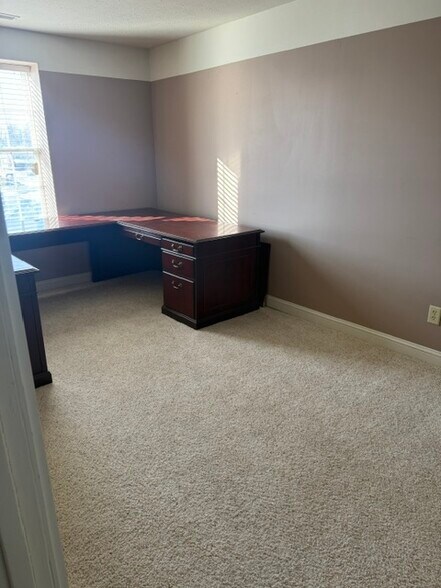 More Photos Of 237 S Pendleton Ave, Pendleton Office For Lease