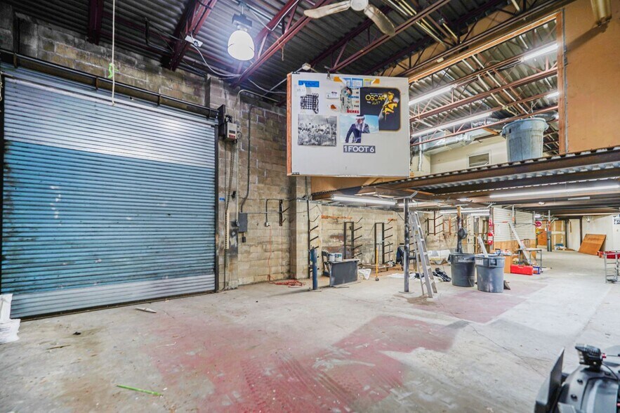 More Photos Of 1940 McDonald Ave, Brooklyn Auto Repair For Lease
