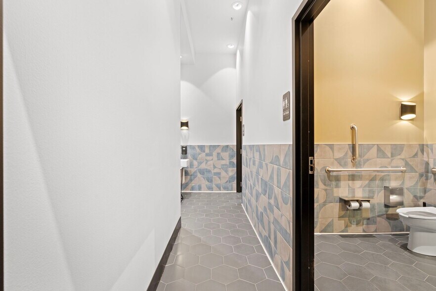 More Photos Of 360 Saint Peter St, Saint Paul Apartments For Lease