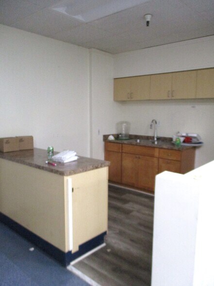 More Photos Of 9900-9904 S Central Ave, Los Angeles Schools For Lease