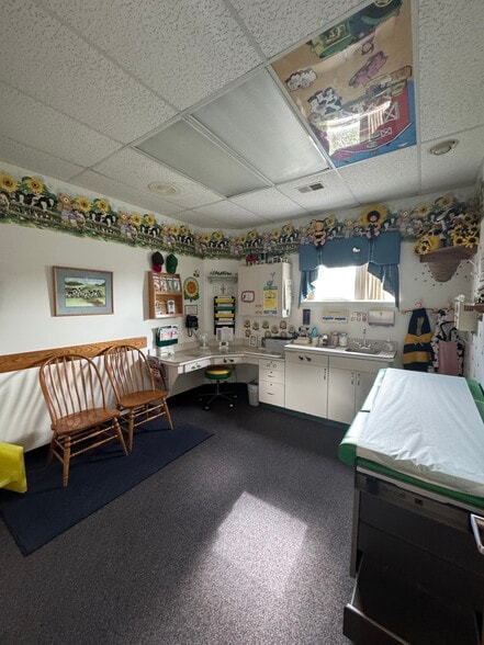 More Photos Of 71 Mack Walters Rd, Shelbyville Medical For Sale