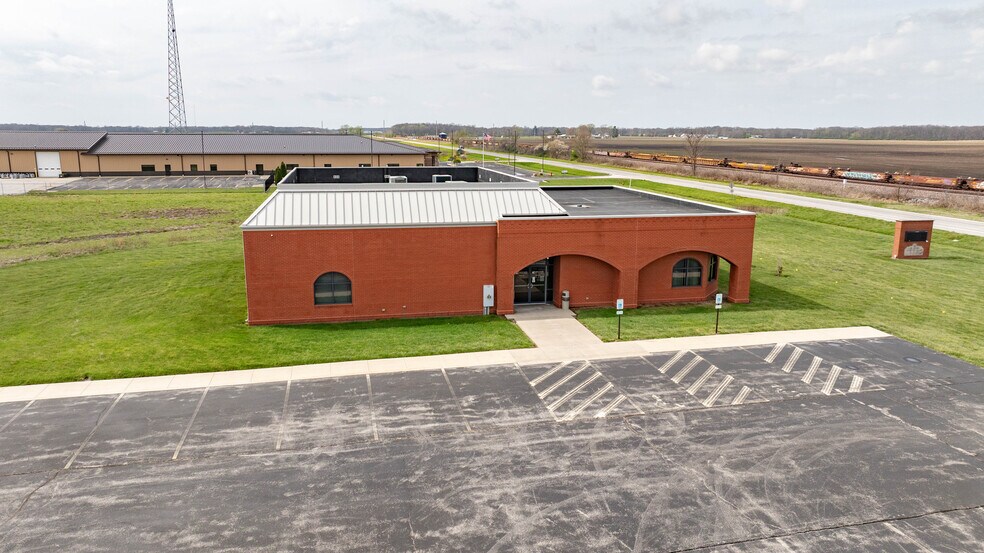 More Photos Of 18400 Shipman Rd, Carlinville Schools For Sale