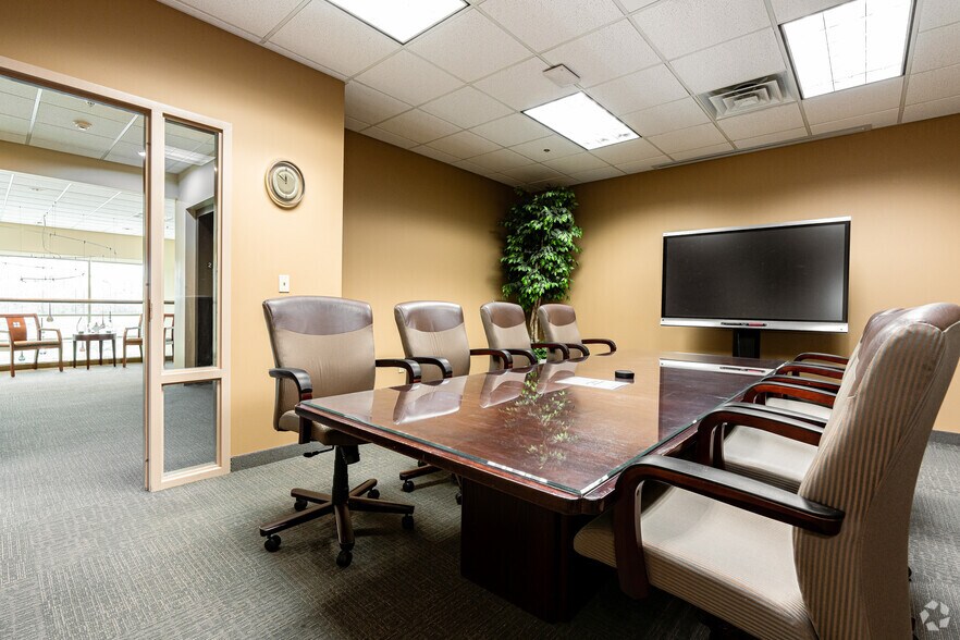 More Photos Of 2305 River Rd, Louisville Office For Lease