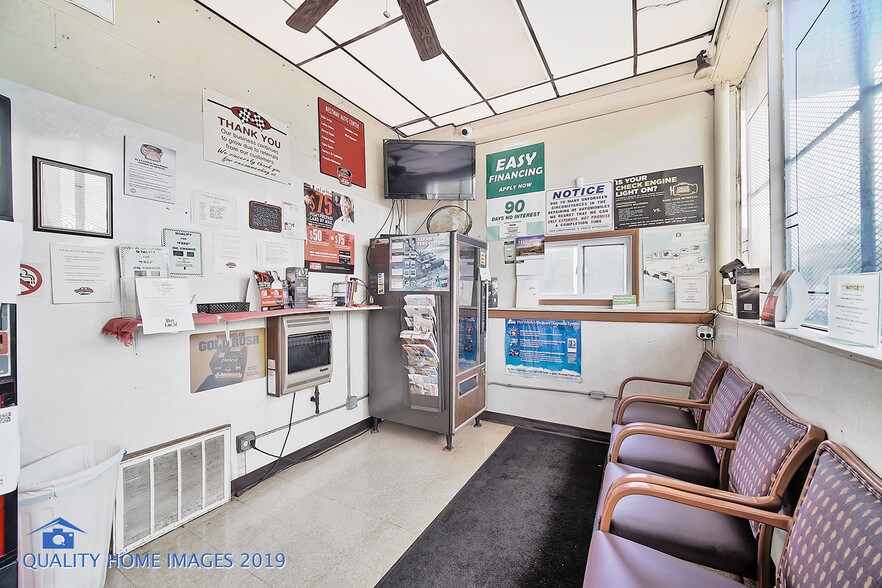 More Photos Of 6859 S Damen Ave, Chicago Auto Repair For Sale