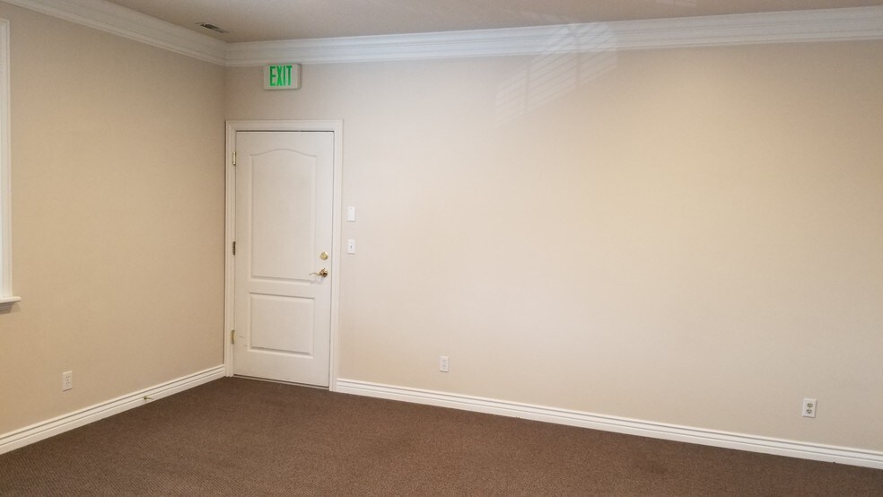 More Photos Of 589-597 W 800 N, Orem Medical For Lease