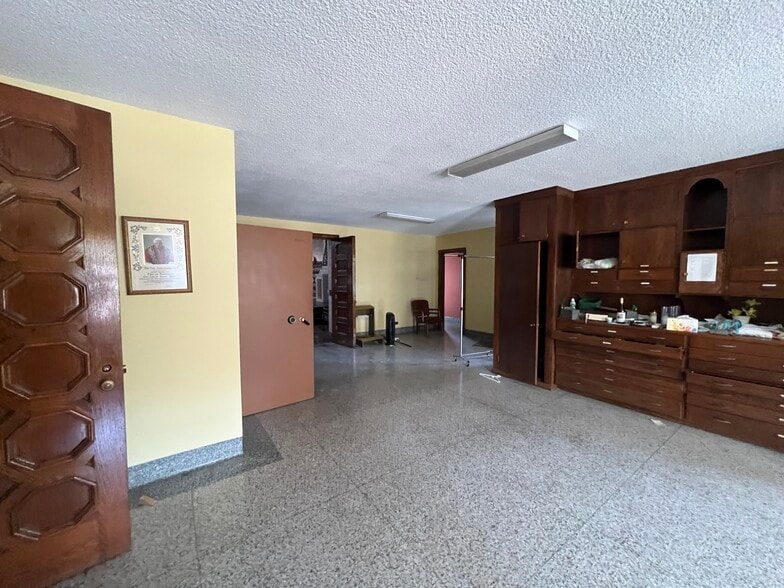 More Photos Of 5212 W Agatite Ave, Chicago Religious Facility For Sale