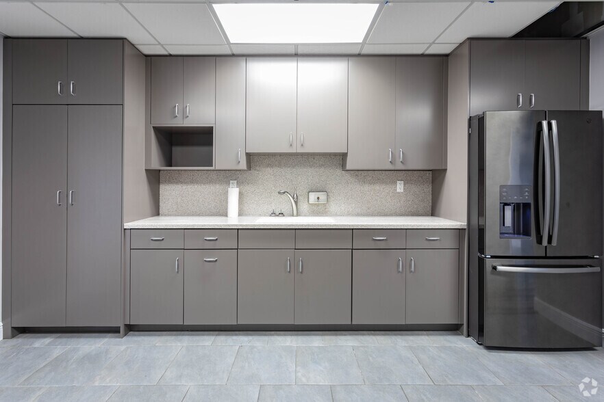 More Photos Of 1725 W Dr Martin Luther King Jr Blvd, Tampa Medical For Lease