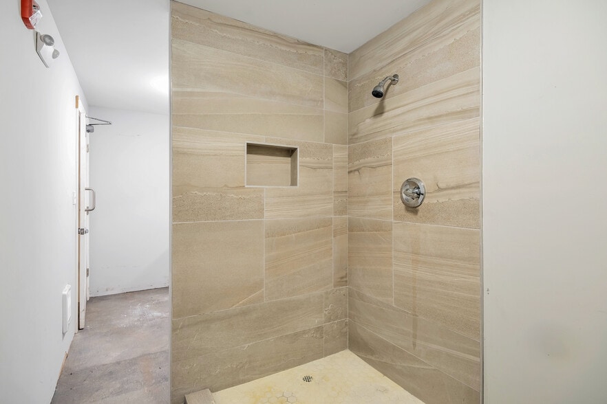 More Photos Of 13003 Tukwila International Blvd, Tukwila Warehouse For Sale