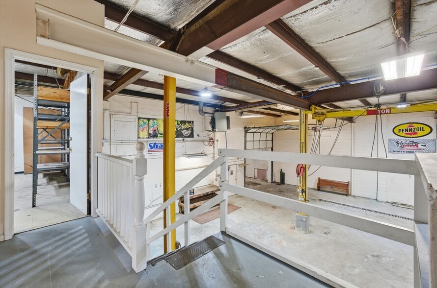 More Photos Of 20620 Burl Ct, Joliet Warehouse For Sale
