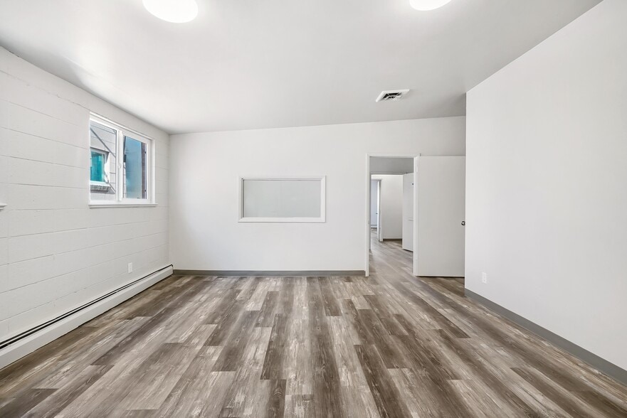 More Photos Of 8646 W Colfax Ave, Lakewood Freestanding For Lease