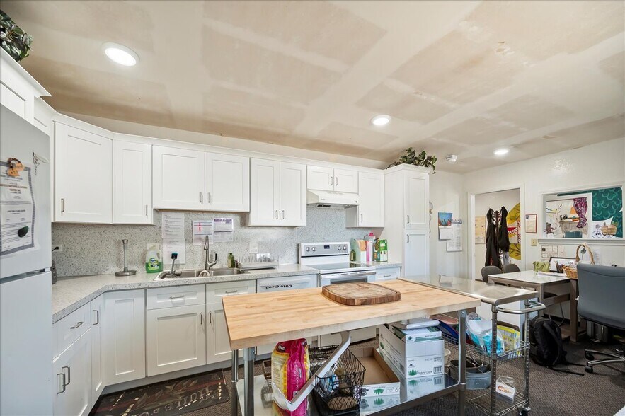 More Photos Of 522 N 9th Ave, Caldwell Daycare Center For Sale