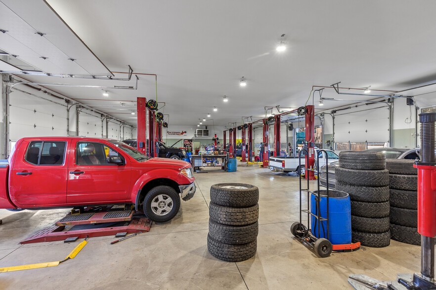 More Photos Of 8615 E Trent Ave, Spokane Valley Auto Repair For Sale