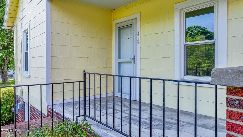 More Photos Of 457 E Bernard Ave, Greeneville General Retail For Sale