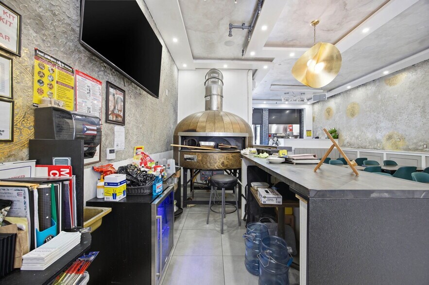 More Photos Of 1041 Flushing, Brooklyn Restaurant For Lease