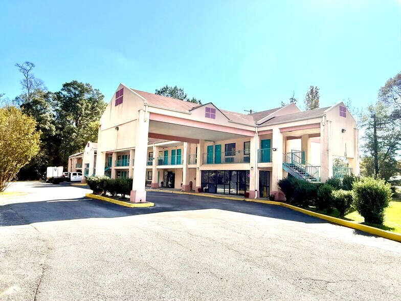 More Photos Of 547 S Archusa Ave, Quitman Hotel For Sale