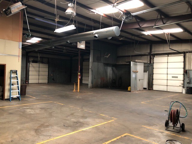 More Photos Of 6801 NW 50th St, Bethany Showroom For Sale