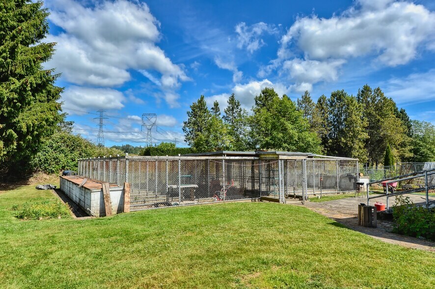 More Photos Of 5214 Guide Meridian, Bellingham Auto Repair For Sale