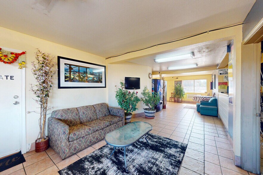 More Photos Of 900 Realtor Ave, Texarkana Hotel For Sale