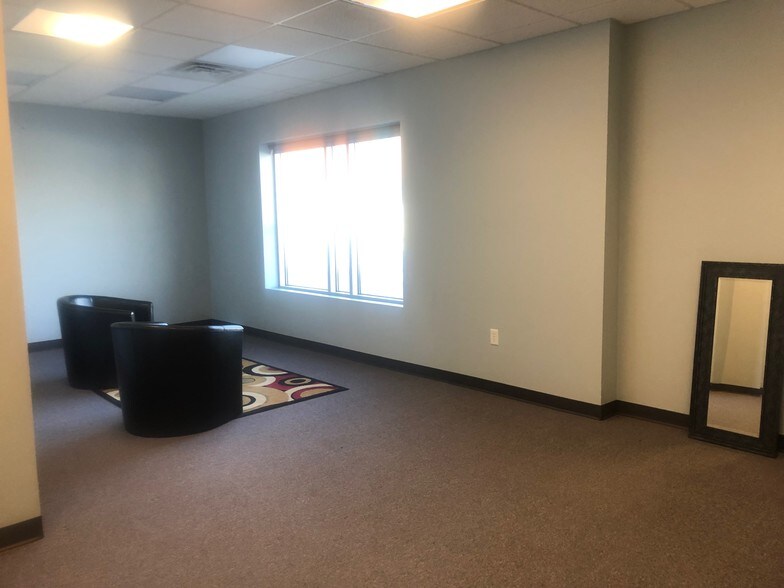 More Photos Of 1211 Avery St, Golden Office For Lease