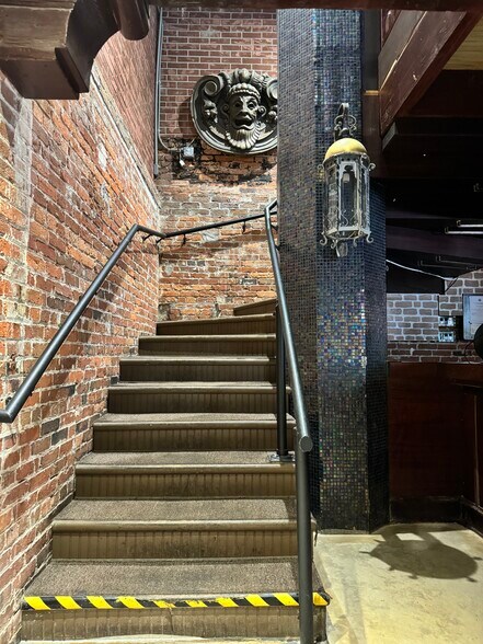 More Photos Of 1525 4th St, Sarasota Restaurant For Lease