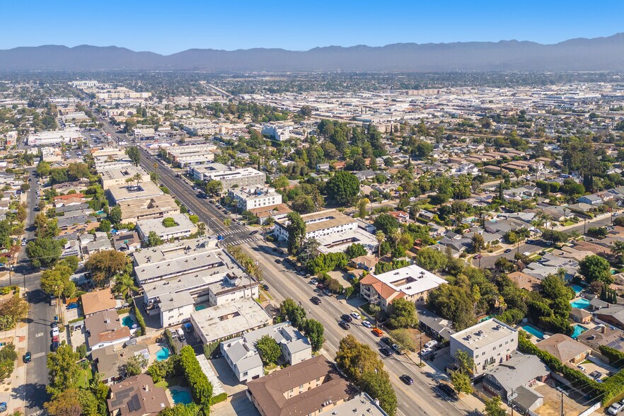 More Photos Of 6924 Woodman Ave, Van Nuys Apartments For Sale
