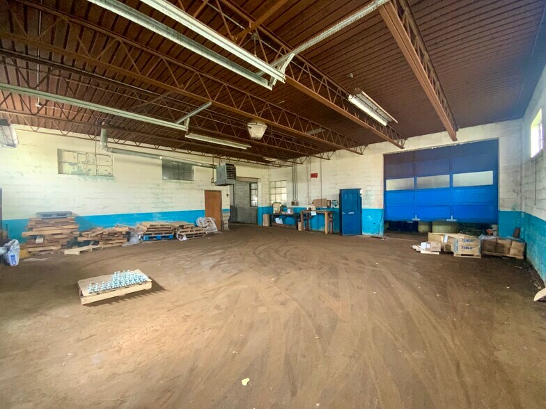 More Photos Of N57 W13520 Reichert Ave, Menomonee Falls Manufacturing For Sale
