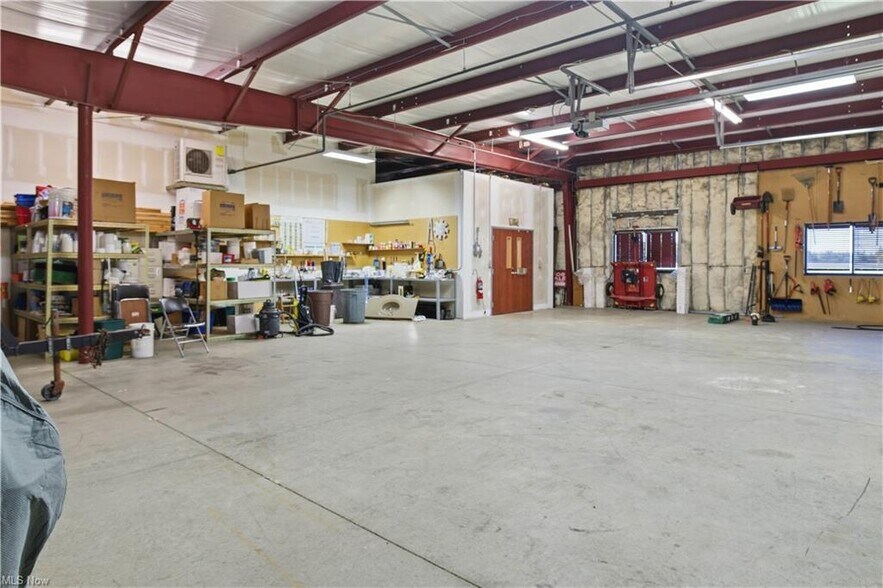 More Photos Of 319 Howard Dr, Sandusky Office For Sale