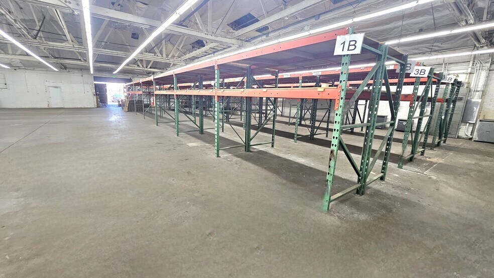 More Photos Of 465 E 32nd St, Los Angeles Warehouse For Sale