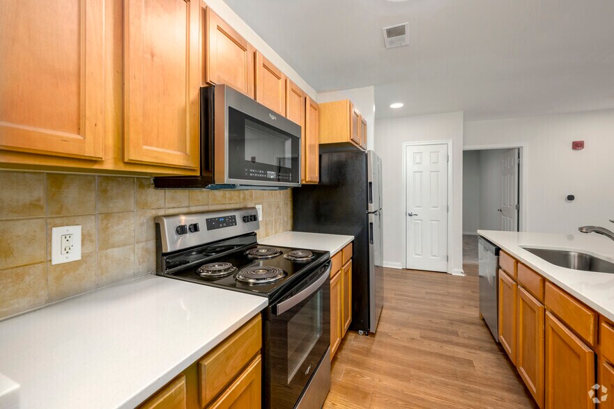 More Photos Of 130 Rollins Ave, Rockville Apartments For Lease