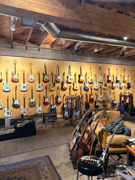 More Photos Of 5244-5248 Van Nuys Blvd, Sherman Oaks Storefront Retail Office For Lease