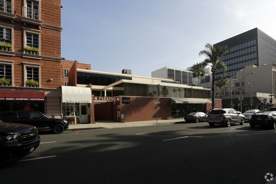 More Photos Of 9625-9647 Brighton Way, Beverly Hills Storefront Retail Office For Lease