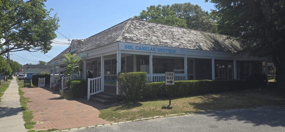 More Photos Of 107 W Montauk Hwy, Hampton Bays General Retail For Lease