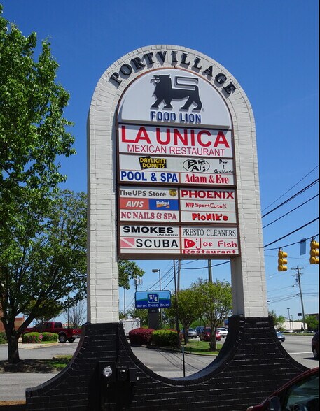 More Photos Of 480-510 River Hwy, Mooresville Unknown For Lease