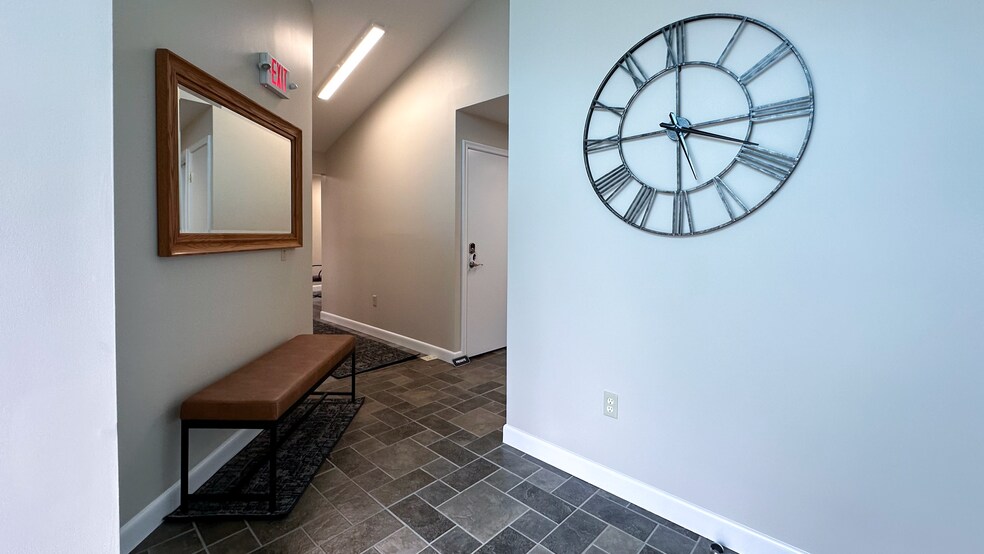 More Photos Of 291 Queen St, Bristol Medical For Lease