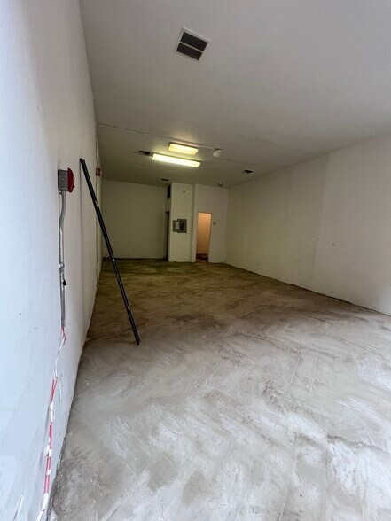 More Photos Of 364 Summit Ave, Jersey City Storefront For Lease