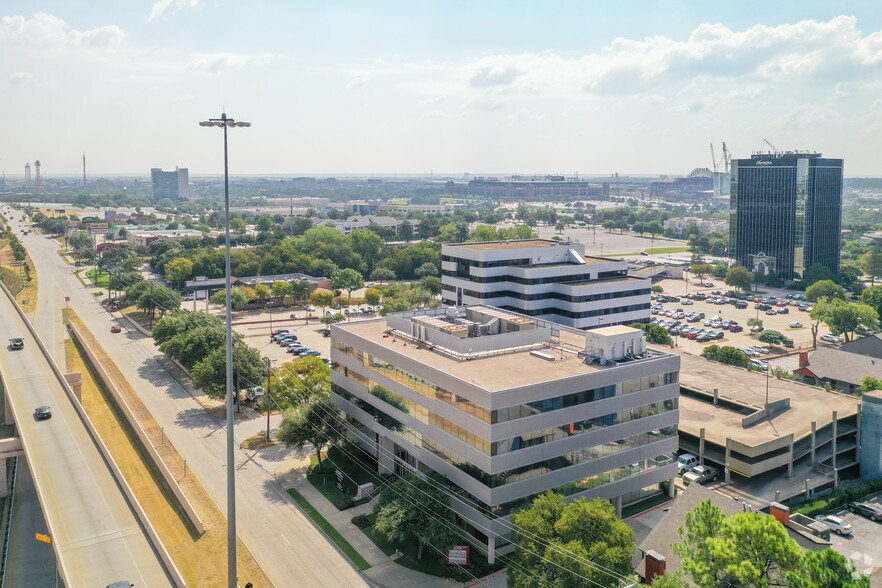 More Photos Of 1112 E Copeland Rd, Arlington Office For Lease