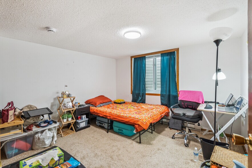 More Photos Of 920 High St, Grinnell Apartments For Sale